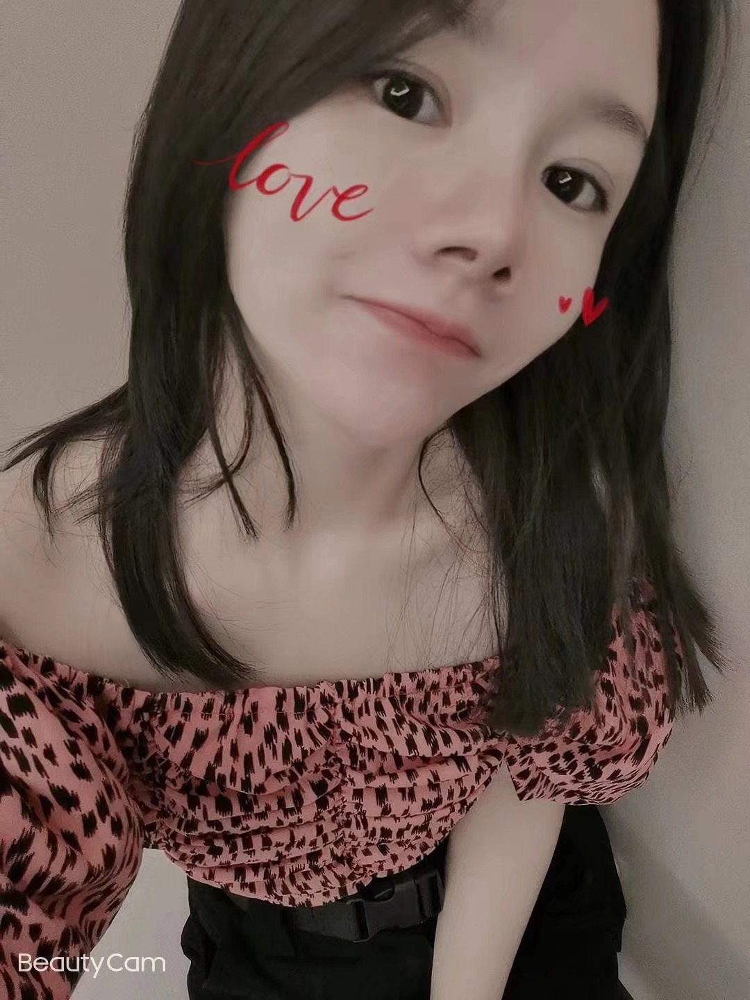 海亮时代附近的漂亮妹子